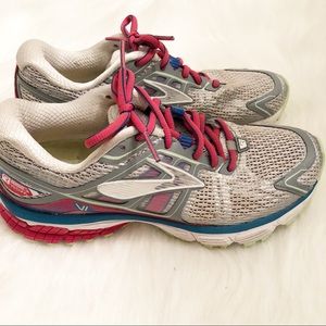 BROOKS Ravenna VI 6 Running Shoe w/ DNA Sole